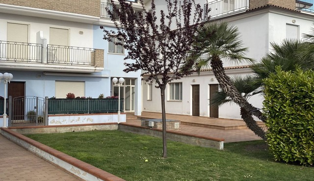 Less than 5 minutes from the sea - family apartment