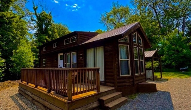 Little Lantern Cabin