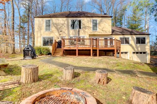 Louisville Area Home: Deck, Fire Pit, Creek!