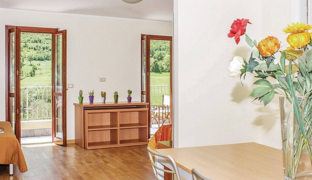 Lovely apartment with fantastic views of the rich green countryside in Borgo Santi di Preturo.