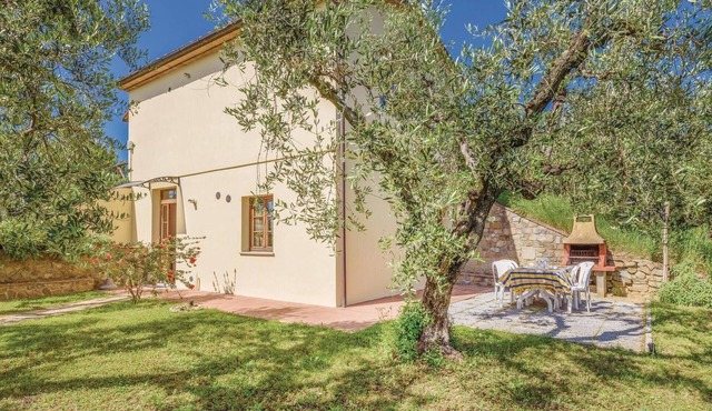 Lovely apartment in Larciano PT