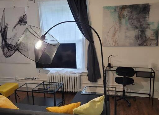 Lux APT 2 BR with free parking washer dryer dishwasher
