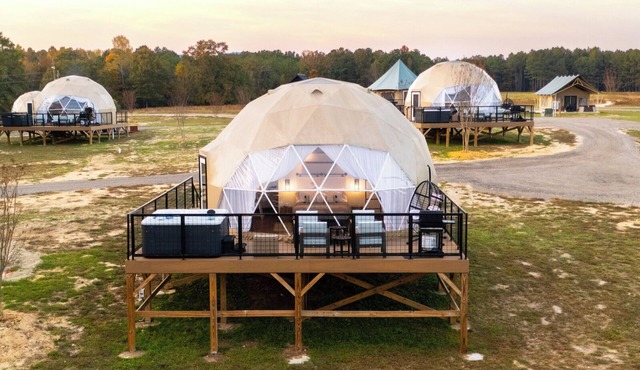 Luxury Geodesic Dome: Hot Tub & Lake Views