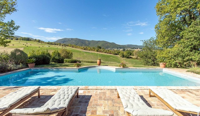 Luxury Marche villa rental