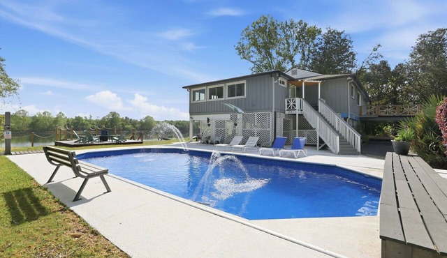 Luxury Riverfront Escape~Pool~BoatSlip~Kayaks~BBQ