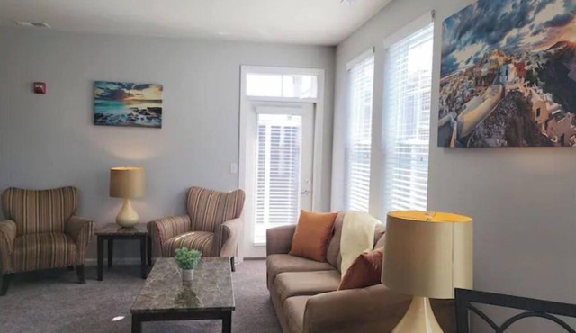 LUXURY STAY in a SPACIOUSLY LAVISH 1BR, 1BA.
