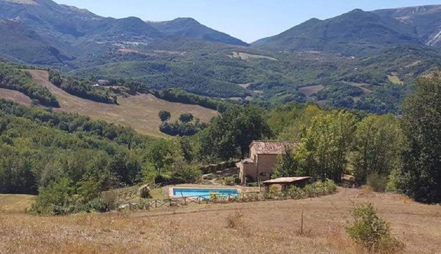 Luxury Villa with Pool, Stunning Location