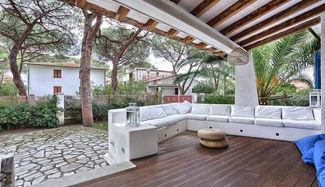 Luxury Villa "Montecristo" By the Sea
