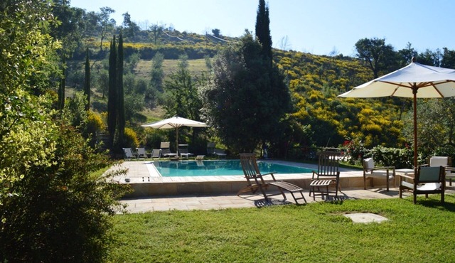 Luxury Villa with large Pool and breathtaking mountain views