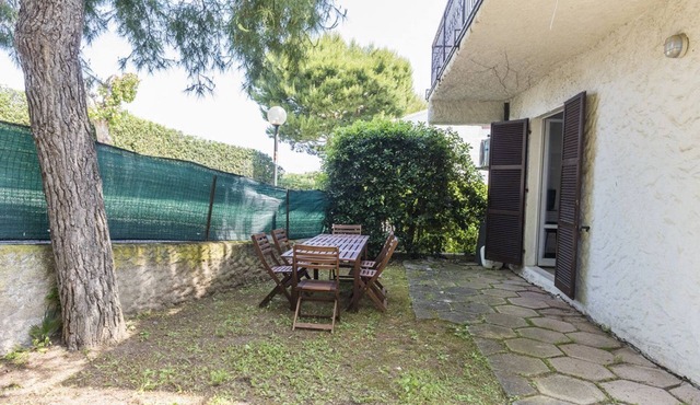 M083 - Marcelli, three-room apartment with garden at Residence MareVerde