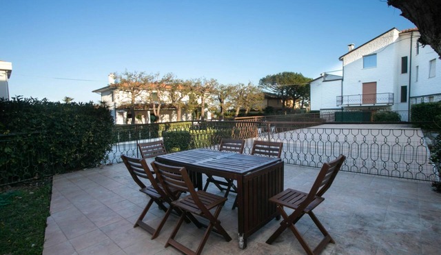 M084 - Marcelli, three-room apartment with garden at Residence MareVerde