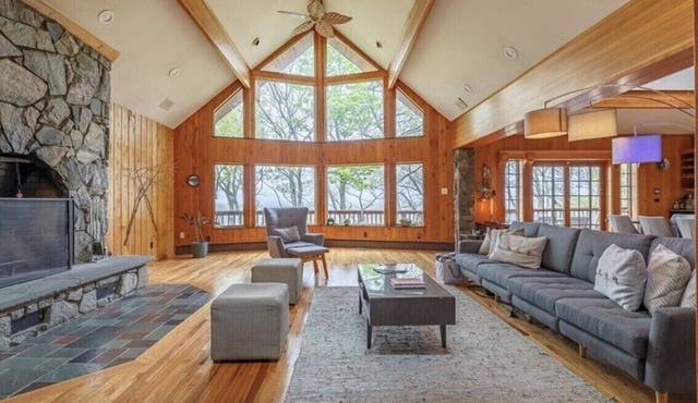 Massive 4,000 sq foot chalet on more than seven acres, only 90 minutes from NYC