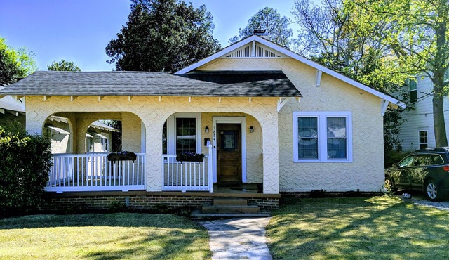 Master’s Getaway: 10 mins from National; 30 s walk from AMAZING coffee & drinks!