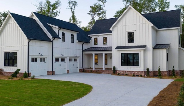 Masters Rental - 6 Bed/6.5 Bath Great Entertainment House in Champions Retreat!