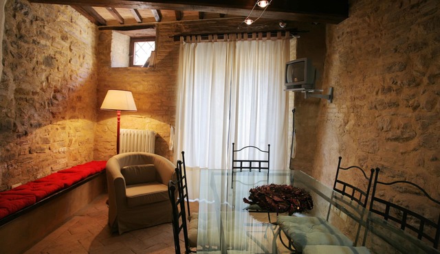 Melanzio holiday apartment with garden and swimming pool