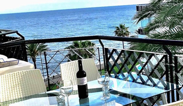 MI CAPRICHO 2D BEACHFRONT: Apartment with sea view