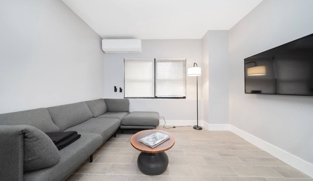 Modern 2BR Loft Feel Classic Brooklyn Charm