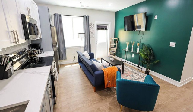 Modern apartment on the University City–Mantua border with king bed self-check-in and easy access to Center City campuses and the Parkway