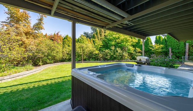 Modern Daylight Rambler w/Hottub