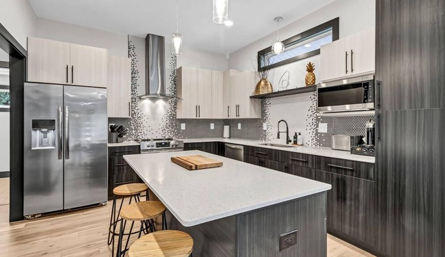 Modern Mill House -Luxury Stay with outdoor living -Walk downtown Greer