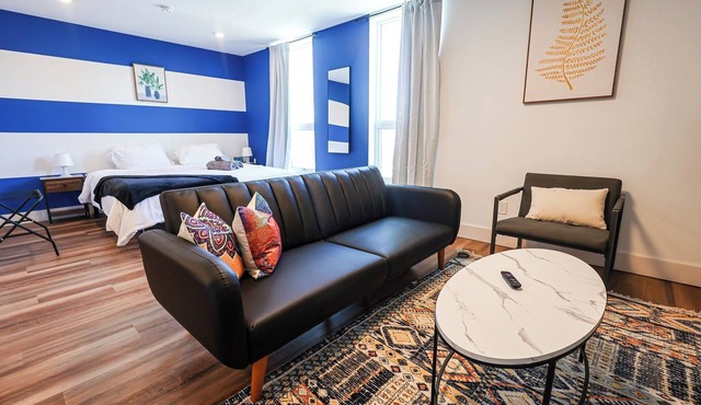 Modern Studio KingBed WiFi Gym