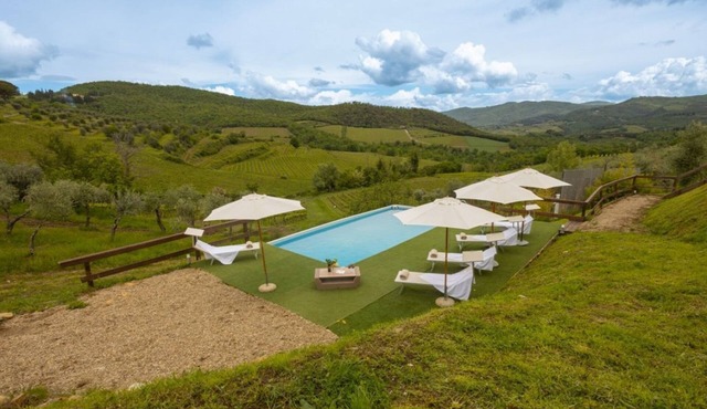 MyExclusiveItaly - Villa Chianti with pool near the vineyard