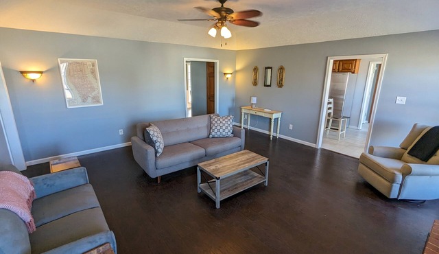 N. Jackson 3BR Oasis - Walk to Stores & Food