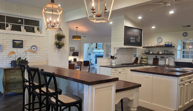 New Extraordinary Horse Farm Stay On Bourbon Trail
