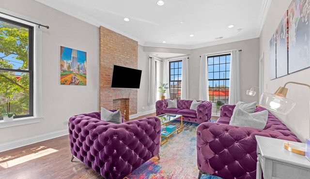 NEW! Modern, Spacious 3BR Apt Minutes to Downtown! by AllSet Turnover