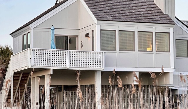 New to VRBO-Bald Head Island Oceanfront Coastal Retreat with BHI club access