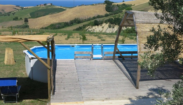 Nice apartment in villa with hot tub, pool, A/C, WIFI, TV, patio, pets allowed and panoramic view