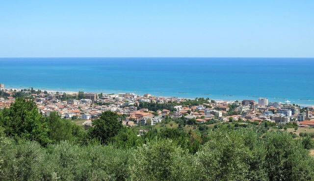 Nice apartment in villa for 4 guests with WIFI, A/C and TV