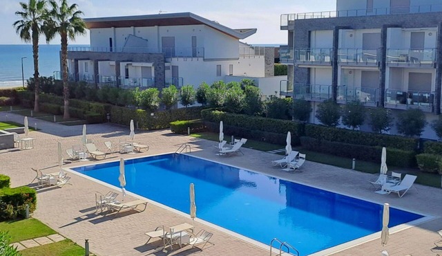 Nice apartment for 4 people with WIFI, pool, A/C, TV, terrace and pets allowed