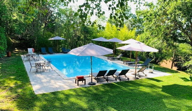 Nice apartment in villa for 6 people with WIFI, A/C, pool, TV and patio