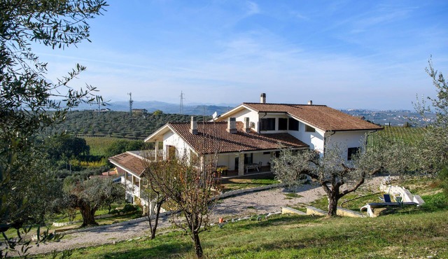 Nice apartment in Moscufo with swimming pool