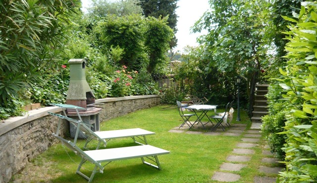 Nice apartment in villa for 2 guests with A/C, pool, WIFI, TV and patio, close to San Gimignano