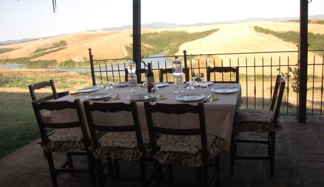 Nice apartment in villa for 4 people with pool, WIFI