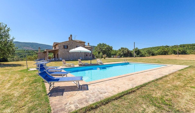 Nice home in Gualdo Cattaneo PG