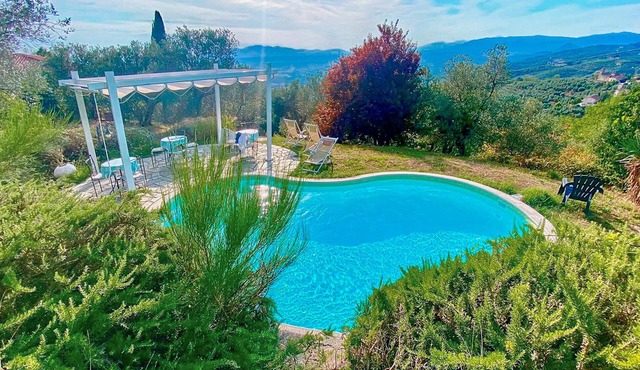 Nice home in Lamporecchio