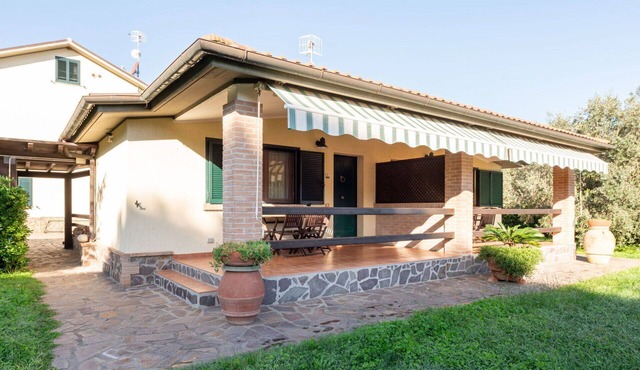 Nice apartment in villa for 3 guests with A/C, WIFI and terrace