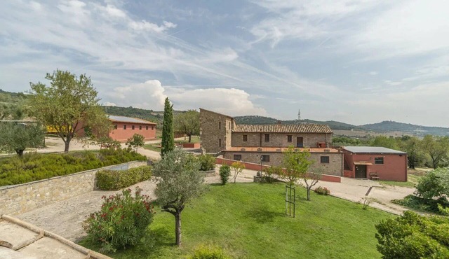 Nice room for 4 guests with pool, WIFI, A/C, TV, veranda and pets allowed, close to Perugia