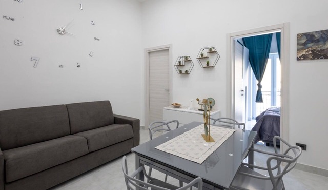 Oberdan Palace studio apartment3