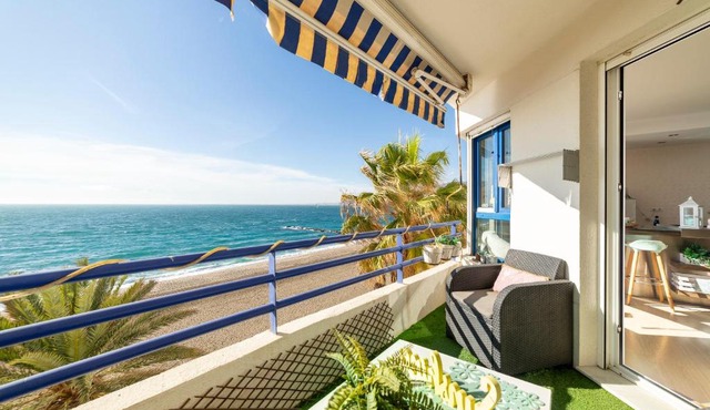 Ocean Views, Paseo Marítimo