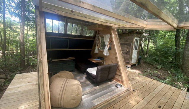 Off-Grid Experience in Cozy Mini A-Frame in Picturesque Tennessee
