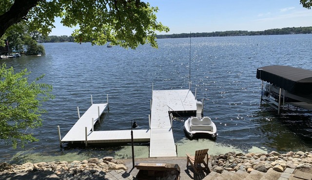 OPEN HOUSE SEPT. 29! Beautiful Lakefront Home - Flexible Renting October-May