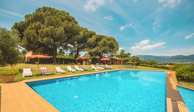 Panoramic Tuscan villa with infinity pool, exclusive use, private garden