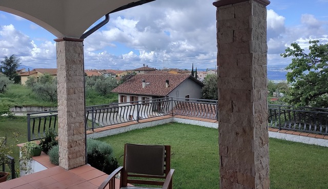Panoramic villa at the foot of the castle.