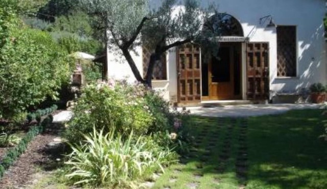 Panoramic villa with pool, internet wifi, large garden, 60 km from Rome