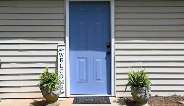 Patriot Point B, an inviting studio apartment