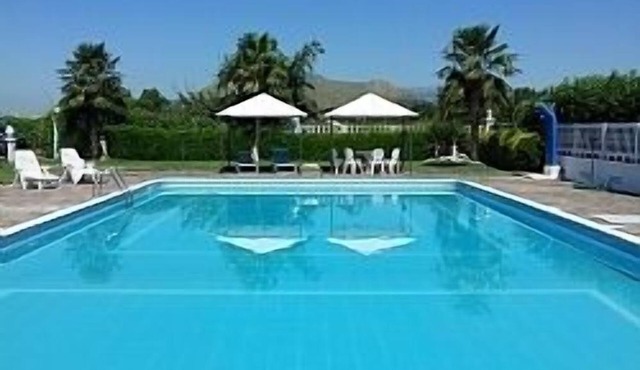 Peace and tranquillity at beautiful Villa set in the South of historical Italy.